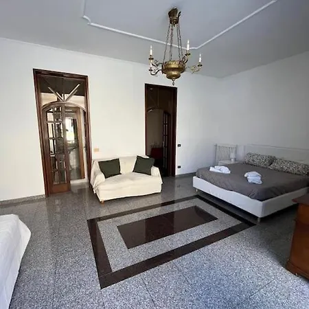 Domus Pretorio, Centro *